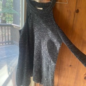Hollister distressed sweater🎃🎃🎃🎃🎃